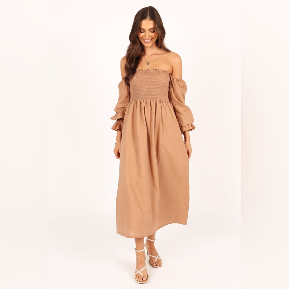 Petal + Pup DOMENICA SHIRRED LONG SLEEVE MIDI DRESS - TAN